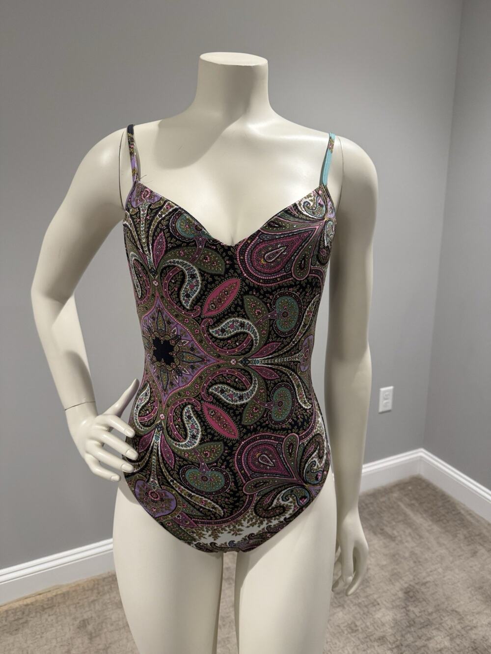 Zingara One Piece Swimsuit Womens Sz 6 Unique Abstract Paisley Print Swimwear